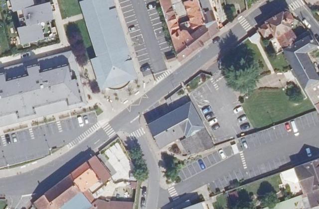 Vue aérienne de Selas Pharmacie de la Bruyere