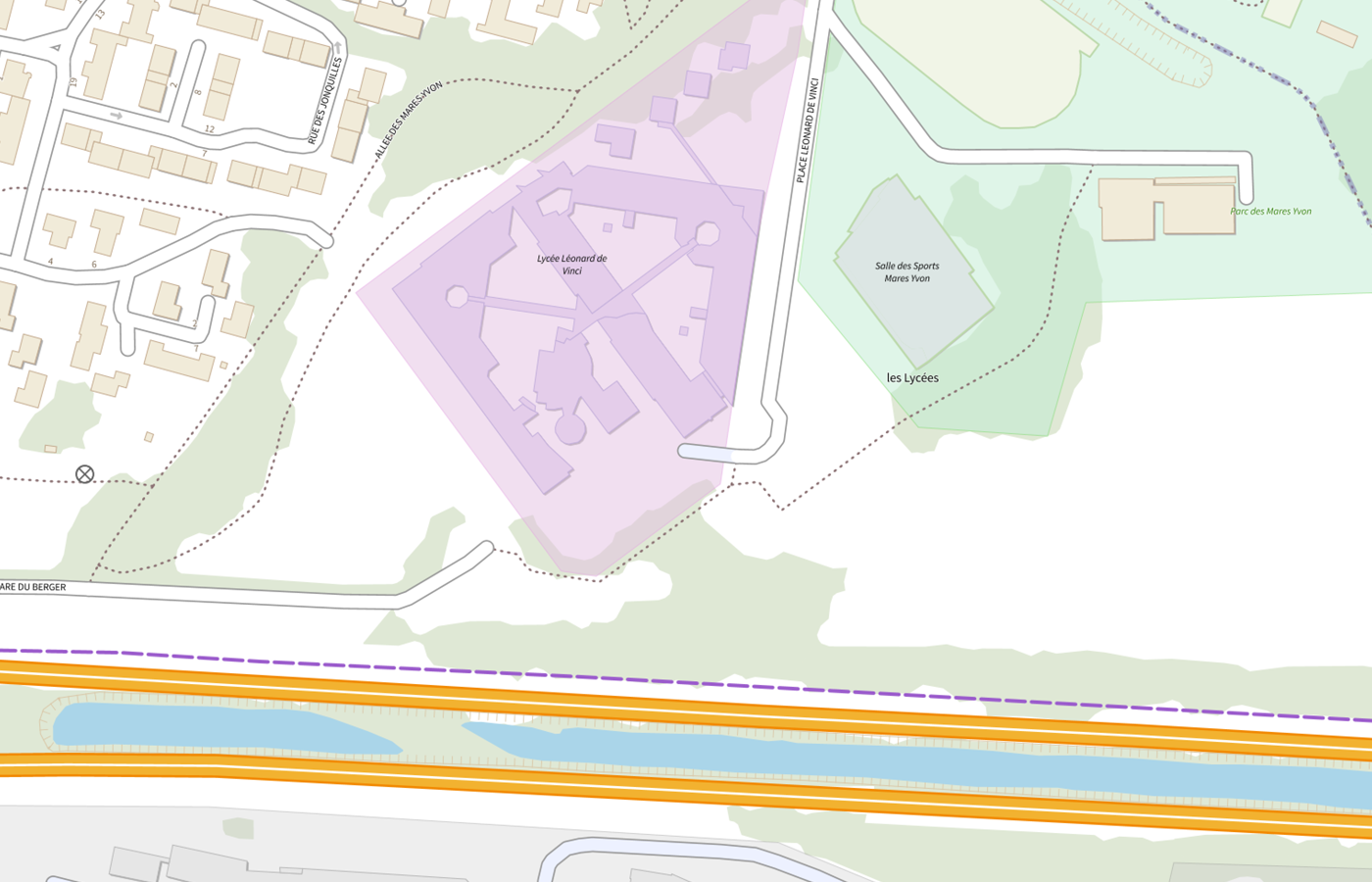 Plan IGN de situation de Section d'enseignement professionnel du lycée polyvalent Leonard de Vinci